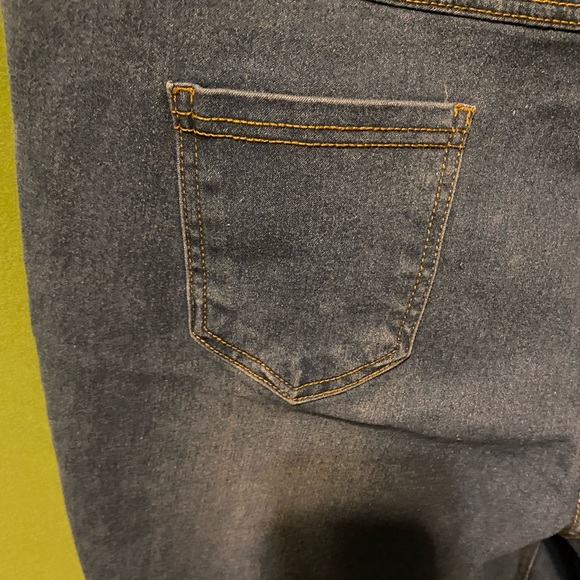 Jeans with some stretch - Picture 3 of 6